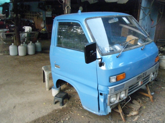 ขายหัวเก๋ง ISUZU TL สวยๆไม่มีผุ ติดแอร์ได้เลย สีพิเศษ(ฟ้ามุก) ไม่มีพวงมาลัย 35,000