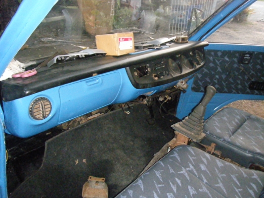 ขายหัวเก๋ง ISUZU TL สวยๆไม่มีผุ ติดแอร์ได้เลย สีพิเศษ(ฟ้ามุก) ไม่มีพวงมาลัย 35,000