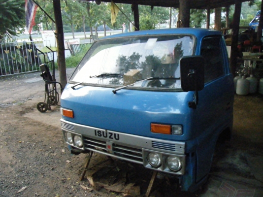 ขายหัวเก๋ง ISUZU TL สวยๆไม่มีผุ ติดแอร์ได้เลย สีพิเศษ(ฟ้ามุก) ไม่มีพวงมาลัย 35,000