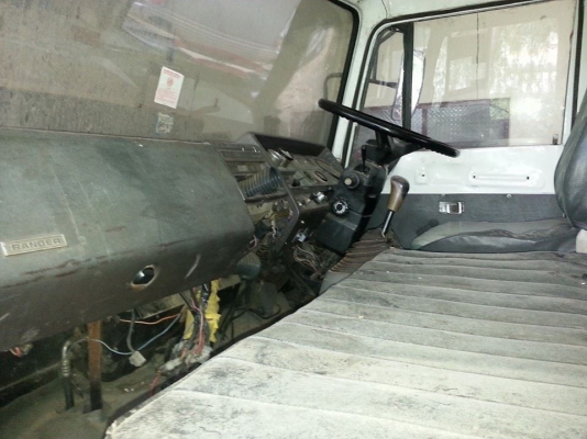 ขายเทรลเลอร์2เพลา HINO KT729 เครื่อง168แรง EH700 มีระบบบันไดไฮดรอลิก เคยขึ้นPC200มาแล้ว สภาพพร้อมใช้งาน เอกสารพร้อมโอน ราคา580,000 สนใจโทร 090-8588220คุณนะ 093-3258446คุณบิว หรือเข้าดูสินค้าอื่นๆได้ที่ www.truck.in.th/498 หรือเพจFacebook ณรงค์ ซื้อขายรถมื