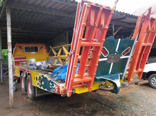 ขายเทรลเลอร์2เพลา HINO KT729 เครื่อง168แรง EH700 มีระบบบันไดไฮดรอลิก เคยขึ้นPC200มาแล้ว สภาพพร้อมใช้งาน เอกสารพร้อมโอน ราคา580,000 สนใจโทร 090-8588220คุณนะ 093-3258446คุณบิว หรือเข้าดูสินค้าอื่นๆได้ที่ www.truck.in.th/498 หรือเพจFacebook ณรงค์ ซื้อขายรถมื