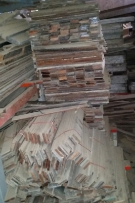 ไม้พื้นมะค่าหน้า 4 รางลิ้นไม้เก่าสภาพสวยๆครับไม้มะค่าเก่ารางลิ้นสวยๆรับหน้า 4  นิ้ว หนา 2 ซ.ม กว่า เป็นไม้พื้นครับ  ราคาตารางเมตรละ 950 บาทครับราคานี้คุ้ม