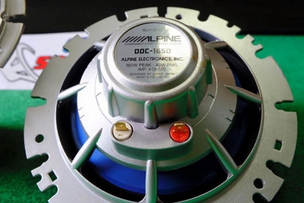 ลำโพง Alpine ตระกูล DDDrive รุ่น DDC-165D ลำโพงเสียงกลาง ขนาด 6" กรวยโพลี ลำโพง Alpine ตระกูล DDDrive รุ่น DDC-165D ลำโพงเสียงกลาง ขนาด 6" กรวยโพลี