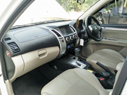 ขาย Mitsubishi Pajero Sport GT 2.5AT เกียร์ออโต้ดีเซลสีขาวมุกรุ่นTOPสุด ปี 2012 สภาพสีไม่เคยทำสักชิ้นราคาถูกด่วนๆ ขาย Mitsubishi Pajero Sport GT 2.5AT เกียร์ออโต้ดีเซลสีขาวมุกรุ่นTOPสุด ปี 2012 สภาพสีไม่เคยทำสักชิ้นราคาถูกด่วนๆ