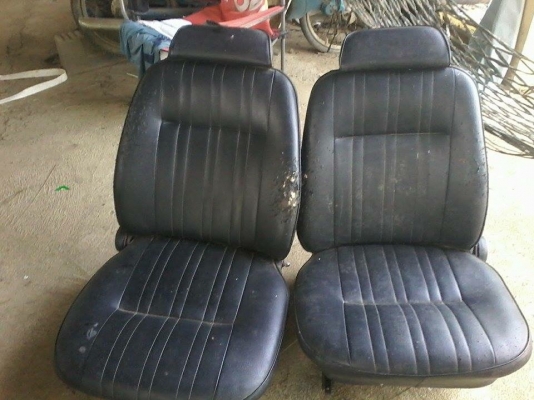 ขายเบาะเดิมMazda808หุ้มแล้วไม่ได้ใช้คับ คุ่ล่ะ1500 แมวข่วนมีรอยบ้าง