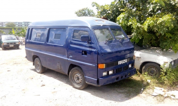 รถขนเงิน