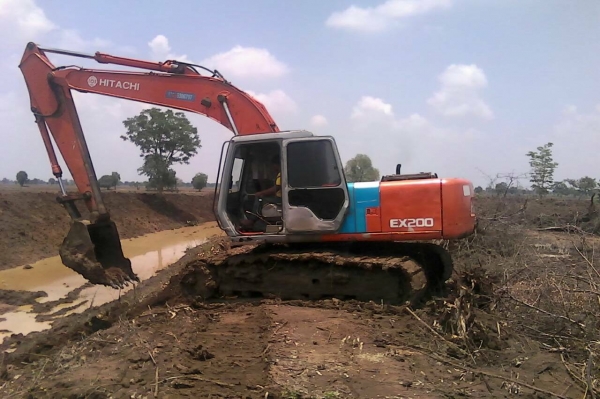 ขายHITACHI EX200-2 เมก้าปั้มเอกสารอินวอย พร้อมใช้ ติดต่อคุณ อ๊อฟ พิจิตร 086-737-9991