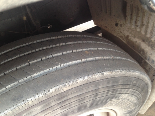 รถแทงค์ 10 ล้อ ฮีโน่ MEGA เครื่อง P11C 320HP สองเพลา แทงค์เหล็ก ใส่ได้ประมาณ 18 ตัน รถวิ่งน้ำมันพืช