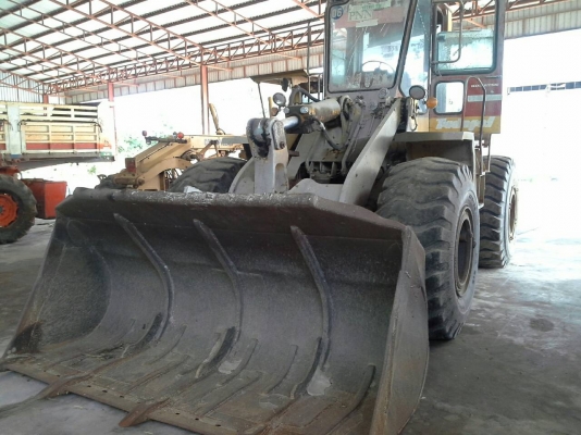 ขายรถตักล้อยาง KOMATSU WA 380-1