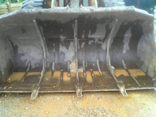 ขายรถตักล้อยาง KOMATSU WA 380-1 ขายรถตักล้อยาง KOMATSU WA 380-1