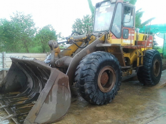 ขายรถตักล้อยาง KOMATSU WA 380-1 ขายรถตักล้อยาง KOMATSU WA 380-1