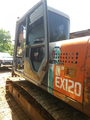 ขายรถแบคโฮ  HITACHI EX 120-2สภาพเก่านอกไฟฟ้าครบเอกสารอินวอยท์ราคา635,000 090-772-3710 090-772-3708
