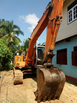 ขายรถแบคโฮ  HITACHI EX 120-2สภาพเก่านอกไฟฟ้าครบเอกสารอินวอยท์ราคา635,000 090-772-3710 090-772-3708