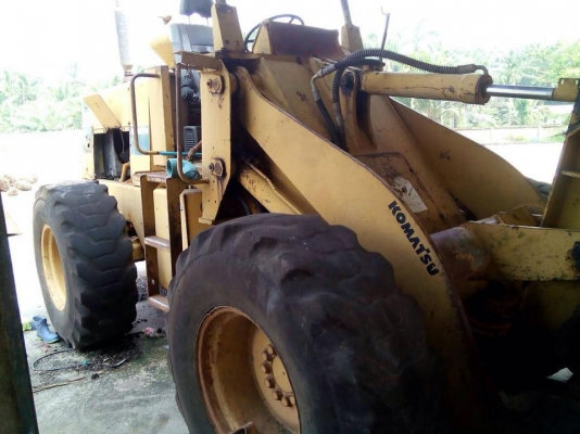 KOMATSU 510 รถตักล้อยางสภาพเดิม เดิม ใช้งานได้ดี เครื่องดี ยางพอใช้ได้ KOMATSU 510 รถตักล้อยางสภาพเดิม เดิม ใช้งานได้ดี เครื่องดี ยางพอใช้ได้