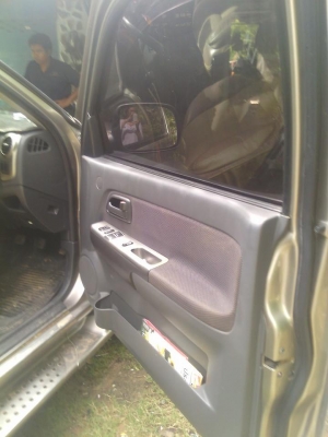 ขายรถกระบะISUZU HILANDER ปี49 รถสวยไม่มีชน สภาพยังใหม่เอี่ยมไม่มีผุ