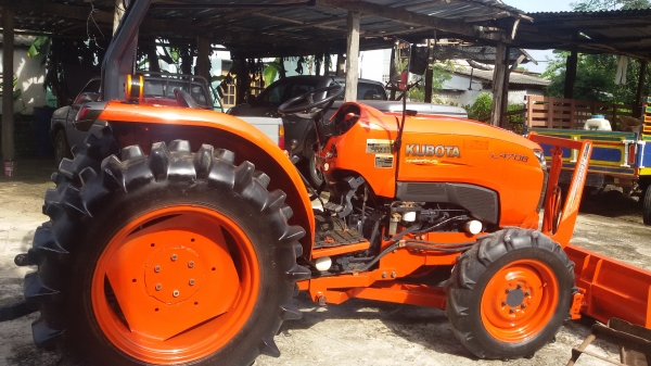 รถไถคูโบต้าL4708 พร้อมไช้งานรถอยู่วังบัว คลองขลุง กำแพงเพชร  ราคา385000บาท  มีไบมีดหน้าหนึ่งอัน โลตาลี้182หนึ่งอัน สนใจสอบุถามได้ที่081 3655997 อำพร  พาเจริญ  ราคาต่อรองได้อีกนะครับ