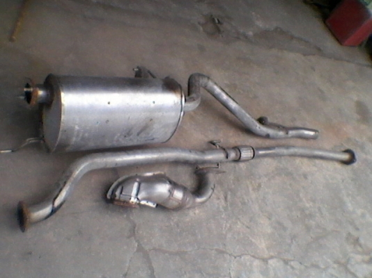 ท่อไอเสียเดิม อีซูซุดีแมก ทั้งชุด ตั้งแต่เทอร์โบ แคตตาไลติก ข้ออ่อน หม้อพักกลาง ถึงปลายสภาพดีมีปะเก็น ลูกยางกับน๊อตครบๆ 2000บาทอยู่ดอนเมืองTEL0890671028 ID Line arnat1028