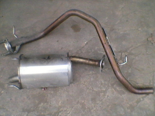 ท่อไอเสียเดิม ฮอนด้าบริโอ้ แจ๊ส ซิตี้  หม้อพัก สภาพดีมี 1000บาทอยู่ดอนเมืองTEL0890671028 ID Line arnat1028