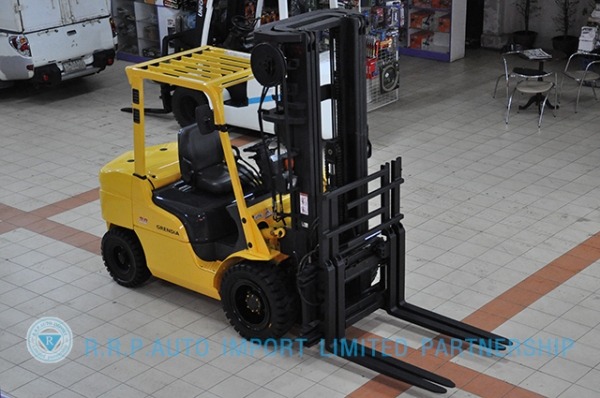 ขายรถโฟล์คลิฟท์มือสอง MITSUBISHI GRENDIA รุ่น FD30T  ราคา xxx,xxx บาท นำเข้าจากประเทศญี่ปุ่น 100\% ไม่เคยใช้งานในประเทศไทย