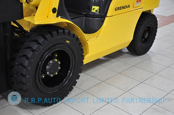 ขายรถโฟล์คลิฟท์มือสอง MITSUBISHI GRENDIA รุ่น FD30T  ราคา xxx,xxx บาท นำเข้าจากประเทศญี่ปุ่น 100\% ไม่เคยใช้งานในประเทศไทย