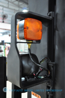 ขายรถโฟล์คลิฟท์มือสอง MITSUBISHI GRENDIA รุ่น FD30T  ราคา xxx,xxx บาท นำเข้าจากประเทศญี่ปุ่น 100\% ไม่เคยใช้งานในประเทศไทย