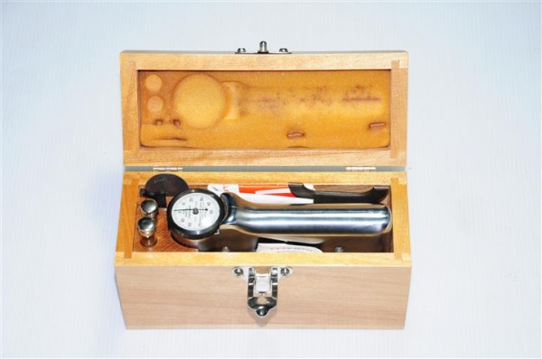 ขายเครื่องมือทดสอบความแข็งของผิววัสดุ ( Hardness Tester ) ยี่ห้อ Barber Colman Made in USA