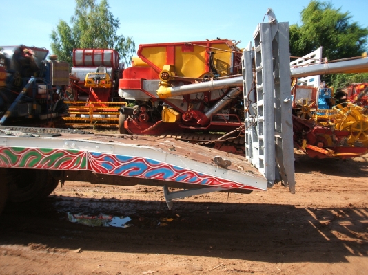 ขายรถสิบล้อเทนเลอร์ หัวยาว เครื่องยนต์ EH700 พวงมาลัยเพาเวอร์ บันไดไฮดรอลิก ทะเบียนพร้อมโอน