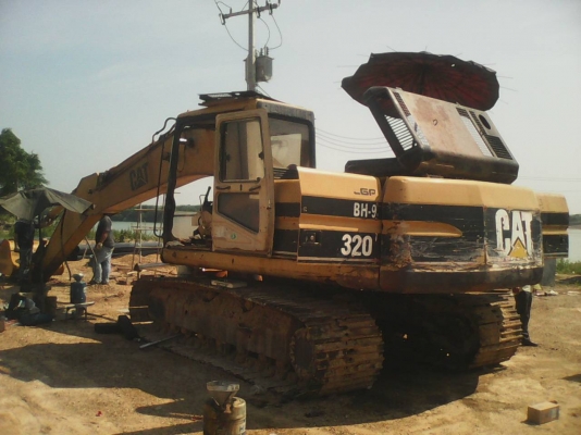 CAT 320 V1 ไฟฟ้าครบ เอวแน่น เครื่องดี รถทำงานอยู๋ เอกสารอินวอยซ์