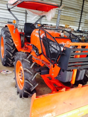 m7040 อุปกรณ์ 3ชิ้นมาแล้วครับ ดันหน้าผานพรวนดินผาน3 ยางใหม่4เส้น  ราคาเบาๆเพียง.  570000