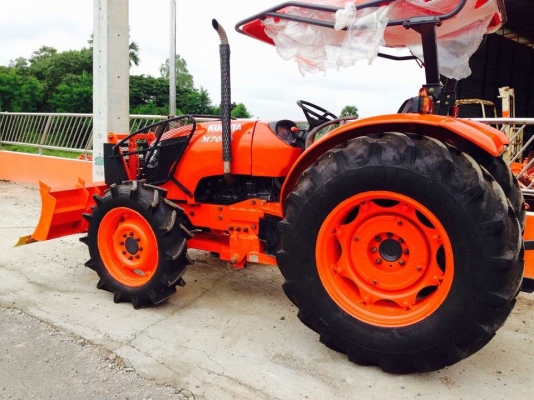 m7040 อุปกรณ์ 3ชิ้นมาแล้วครับ ดันหน้าผานพรวนดินผาน3 ยางใหม่4เส้น  ราคาเบาๆเพียง.  570000