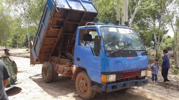 ขายหกล้อดั้ม MITSUBISHI ดั้ม 3คิว เครื่อง4D34 115แรง พ่วงมาลัยเพาเวอร์ เครื่องเกียร์คัชชีดี รถใช้งานประจำ เอกสารสัญญาซื้อขาย เป็นรถประกอบ เอกสารอินวอยซ์หาย