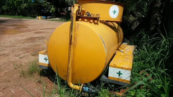 ถังน้ำแสตนเลส ใส่หกล้อ ขนาด3,000 ลิตร