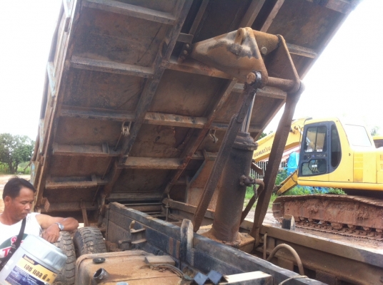 ขายหกล้อดั้มยาง900ROCKY 165แรง สภาพพร้อมใช้งาน ครื่องเกียร์ดี คัชชีสวย ยางพร้อมใช้ เอกสารสัญญาซื้อขาย