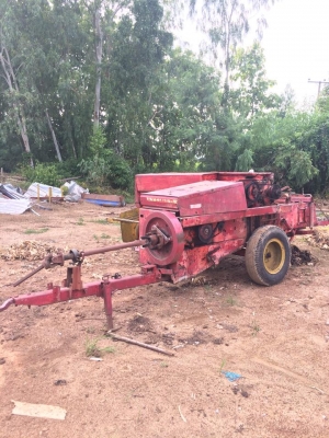 ขายเครื่องอัดฟาง New Holland