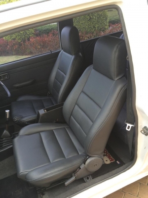 ขาย. Daihatsu mira mint ปี97 แท้เครื่องหัวฉีด660ccเกียร์ ธรรมดา สีขาวมุก ทำใหม่ นอก ใน สวยๆ ภายในหุ้มใหม่. ช่วงล่างทำมาใหม่. แบตใหม่ 7/9/58 ยางใหม่ ปี15ต้นปี. เพิ่งเปลียน รถสวย พร้อมใช้งาน. ประหยัดน้ำมัน. หาทีจอดรถง่าย. เบาะด้านหลังพับ เก็บของได้เยอะครับ.