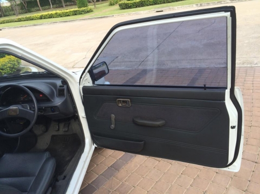 ขาย. Daihatsu mira mint ปี97 แท้เครื่องหัวฉีด660ccเกียร์ ธรรมดา สีขาวมุก ทำใหม่ นอก ใน สวยๆ ภายในหุ้มใหม่. ช่วงล่างทำมาใหม่. แบตใหม่ 7/9/58 ยางใหม่ ปี15ต้นปี. เพิ่งเปลียน รถสวย พร้อมใช้งาน. ประหยัดน้ำมัน. หาทีจอดรถง่าย. เบาะด้านหลังพับ เก็บของได้เยอะครับ.