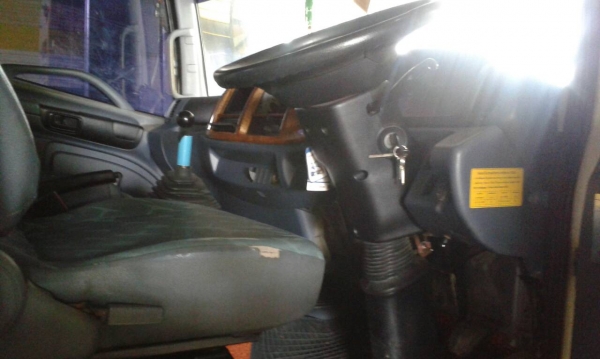 รถฮีโน่ 6 ล้อ ตู้เย็น FC4J  150 แรงม้า. ปี 48 - 49    ( มีขาย 5 คัน. )    สนใจติดต่อ  081 - 6079515