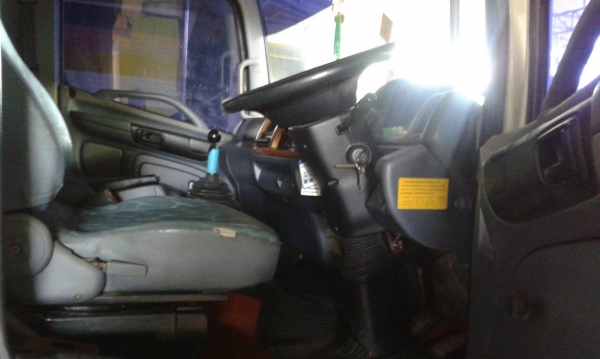 รถฮีโน่ 6 ล้อ ตู้เย็น FC4J  150 แรงม้า. ปี 48 - 49    ( มีขาย 5 คัน. )    สนใจติดต่อ  081 - 6079515