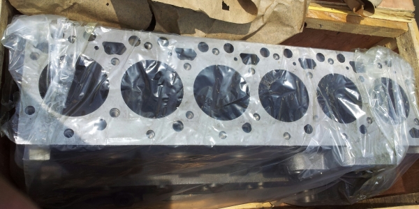 ขายเสื้อสูบKOMATSU200-6และ7 6D102และข้อเหวี่ยง ขายเสื้อสูบKOMATSU200-6และ7 6D102และข้อเหวี่ยง