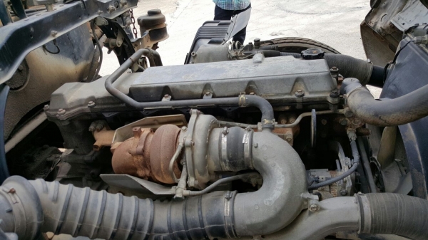 รถฮีโน่ 6 ล้อ ติดเฮี๊ยบ 3.5 ตัน. / FG1J  220 แรงม้า. ปี 47 - 49.   ( มีขาย 2 คัน. )      สนใจติดต่อ  081 - 6079515