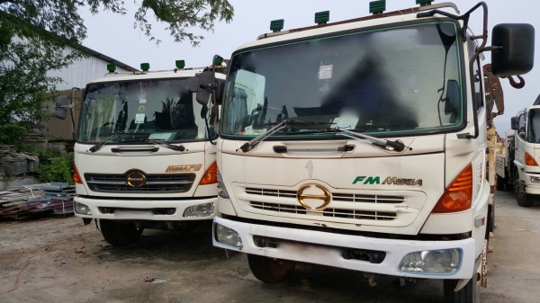 รถฮีโน่ 6 ล้อ ติดเฮี๊ยบ 3.5 ตัน. / FG1J  220 แรงม้า. ปี 47 - 49.   ( มีขาย 2 คัน. )      สนใจติดต่อ  081 - 6079515