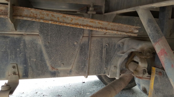 รถฮีโน่ 6 ล้อ ติดเฮี๊ยบ 3.5 ตัน. / FG1J  220 แรงม้า. ปี 47 - 49.   ( มีขาย 2 คัน. )      สนใจติดต่อ  081 - 6079515