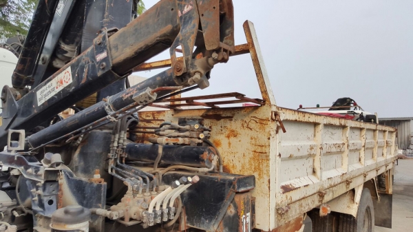 รถฮีโน่ 6 ล้อ ติดเฮี๊ยบ 3.5 ตัน. / FG1J  220 แรงม้า. ปี 47 - 49.   ( มีขาย 2 คัน. )      สนใจติดต่อ  081 - 6079515