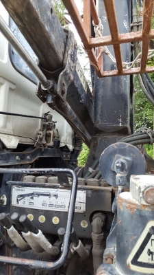 รถฮีโน่ 6 ล้อ ติดเฮี๊ยบ 3.5 ตัน. / FG1J  220 แรงม้า. ปี 47 - 49.   ( มีขาย 2 คัน. )      สนใจติดต่อ  081 - 6079515