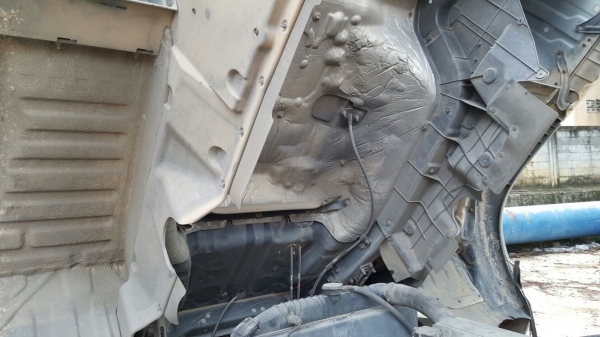 รถฮีโน่ 6 ล้อ ติดเฮี๊ยบ 3.5 ตัน. / FG1J  220 แรงม้า. ปี 47 - 49.   ( มีขาย 2 คัน. )      สนใจติดต่อ  081 - 6079515