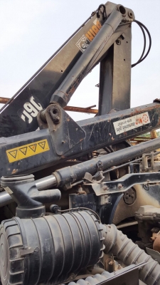 รถฮีโน่ 6 ล้อ ติดเฮี๊ยบ 3.5 ตัน. / FG1J  220 แรงม้า. ปี 47 - 49.   ( มีขาย 2 คัน. )      สนใจติดต่อ  081 - 6079515