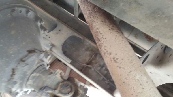 รถฮีโน่ 6 ล้อ ติดเฮี๊ยบ 3.5 ตัน. / FG1J  220 แรงม้า. ปี 47 - 49.   ( มีขาย 2 คัน. )      สนใจติดต่อ  081 - 6079515