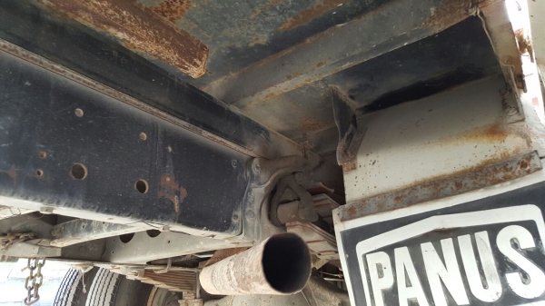 รถฮีโน่ 6 ล้อ ติดเฮี๊ยบ 3.5 ตัน. / FG1J  220 แรงม้า. ปี 47 - 49.   ( มีขาย 2 คัน. )      สนใจติดต่อ  081 - 6079515