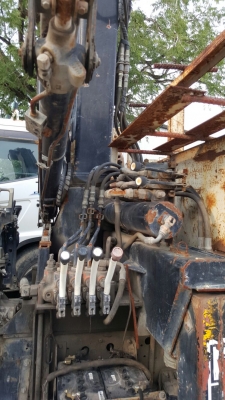 รถฮีโน่ 6 ล้อ ติดเฮี๊ยบ 3.5 ตัน. / FG1J  220 แรงม้า. ปี 47 - 49.   ( มีขาย 2 คัน. )      สนใจติดต่อ  081 - 6079515