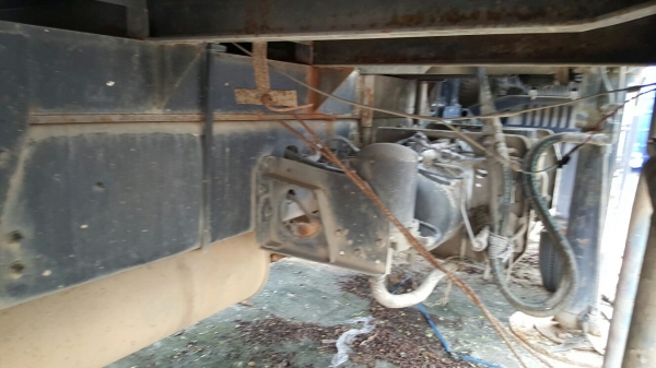 รถฮีโน่ 6 ล้อ ติดเฮี๊ยบ 3.5 ตัน. / FG1J  220 แรงม้า. ปี 47 - 49.   ( มีขาย 2 คัน. )      สนใจติดต่อ  081 - 6079515